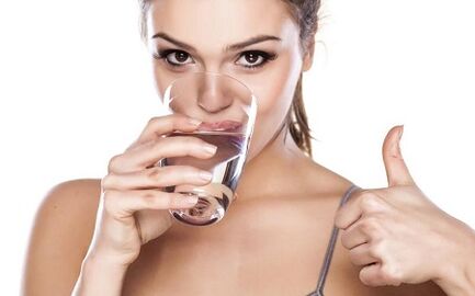 Perdere peso con acqua